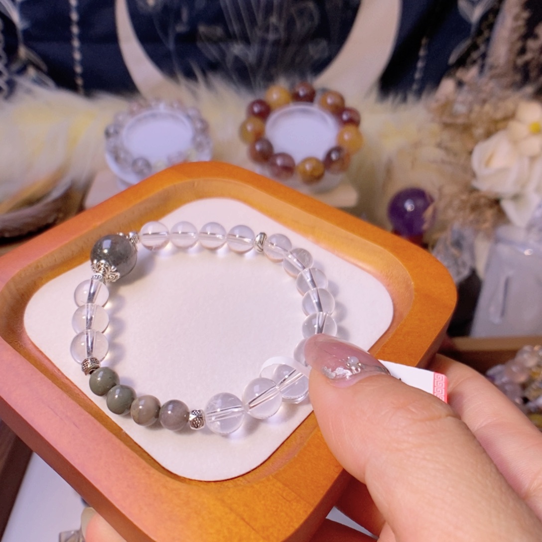 水晶多样化发其一合金