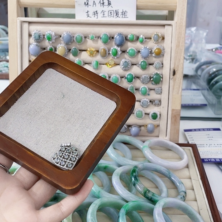 翡翠未镶嵌颈饰天然翡翠Ａ货