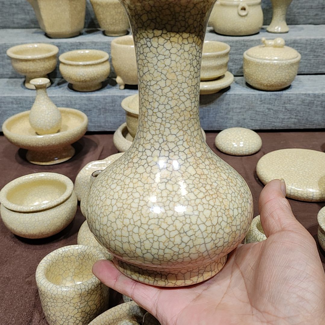 铁***龚东华老师梅花墨纹作品