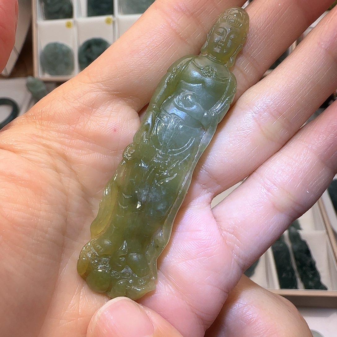 定制翡翠未镶嵌大威天龙翡翠多少