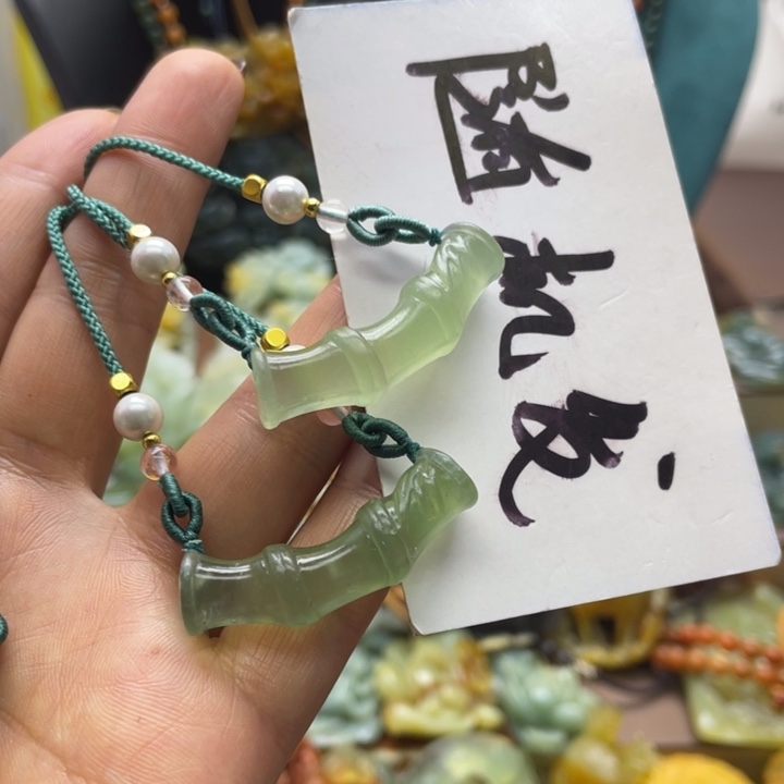 蛇纹石玉合金颈饰