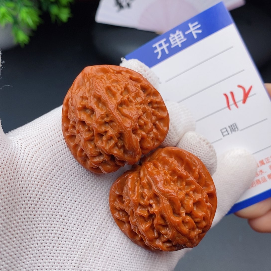 文玩核桃把件38金牛112