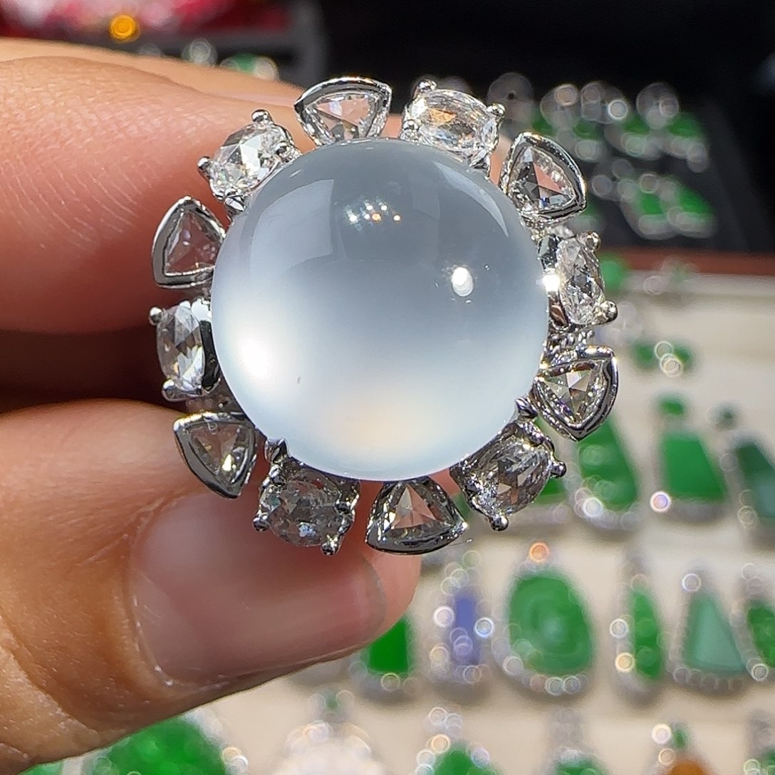 翡翠吊坠(不含链)18K金镶嵌