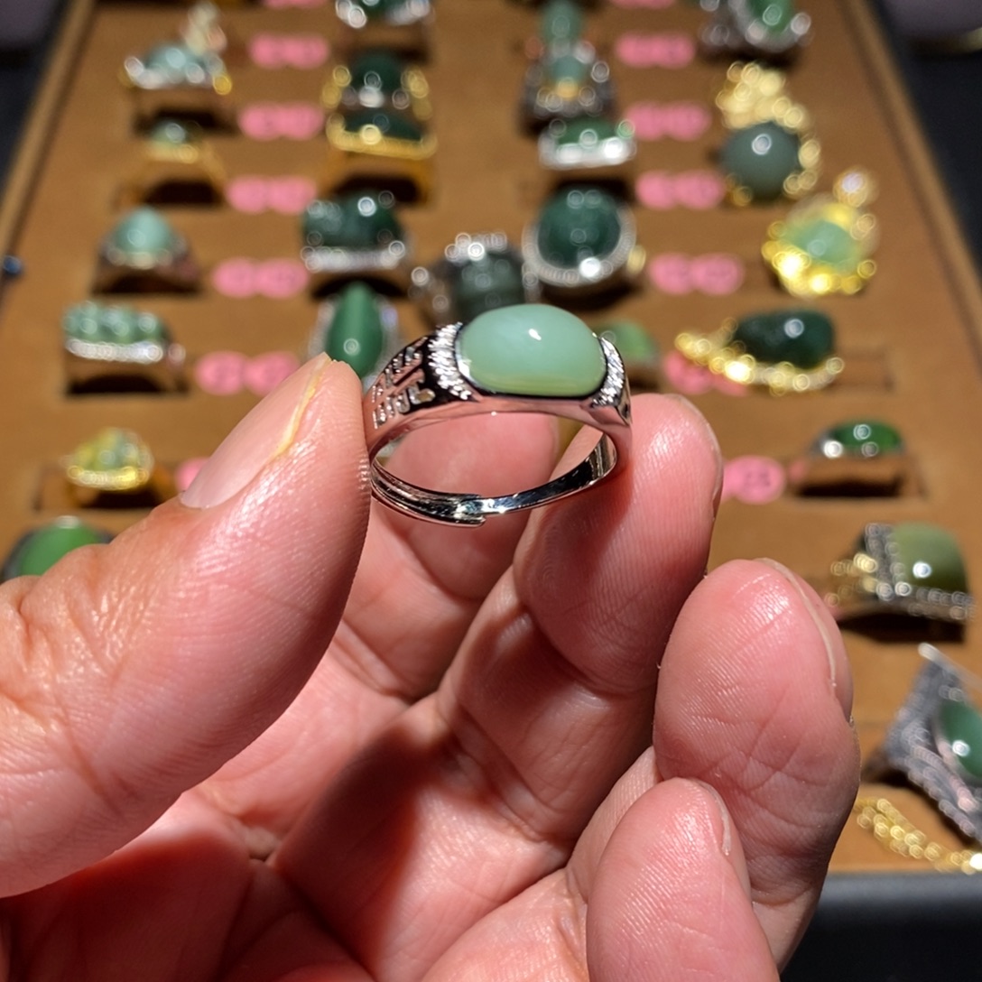 和田玉未镶嵌戒指