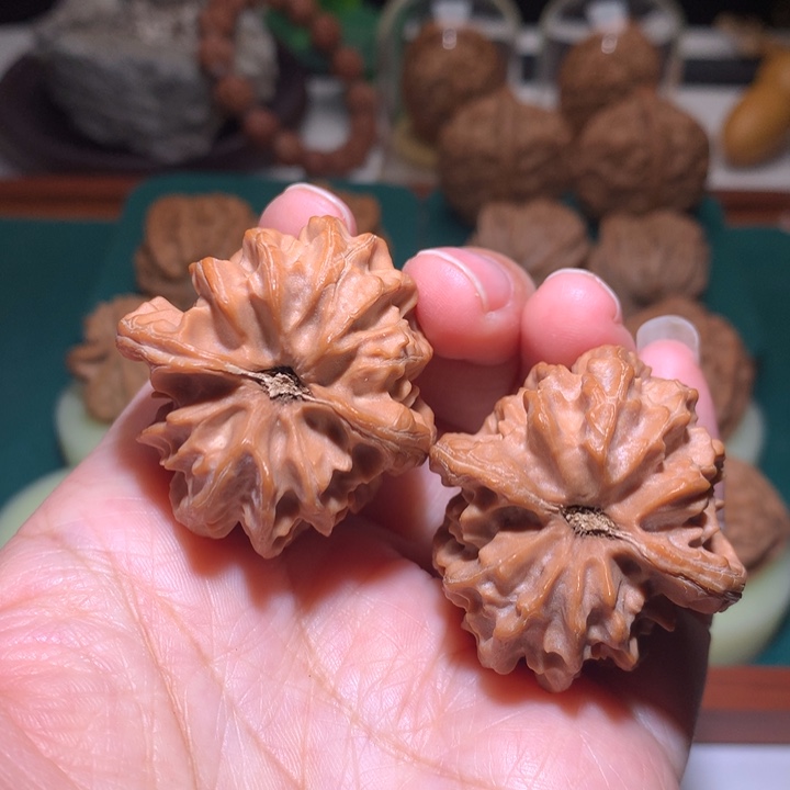 ****啡文玩核桃把件曹大龙