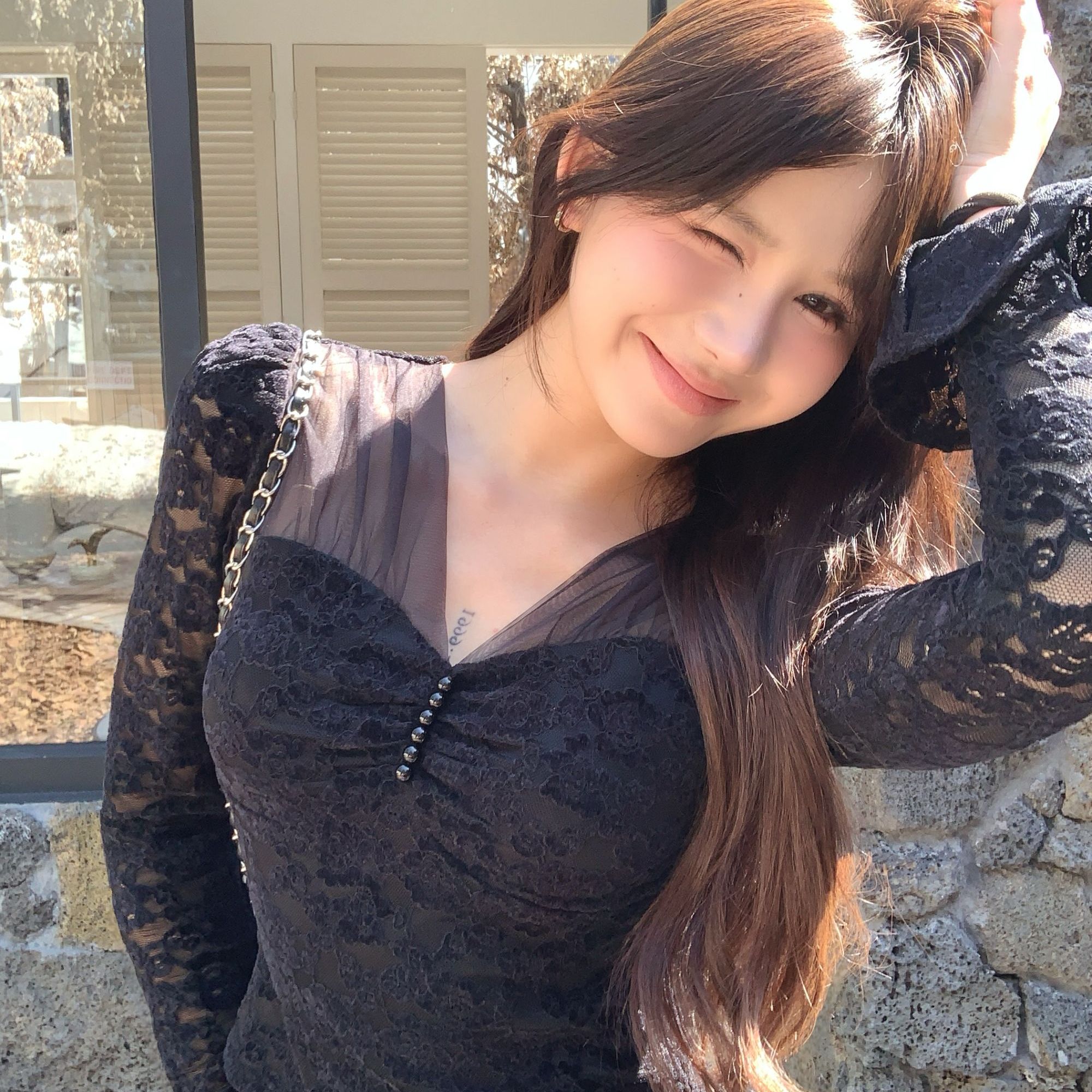 AFRESHM77【告白日】纯欲气质加绒加厚网纱拼接V领蕾丝上衣R0343