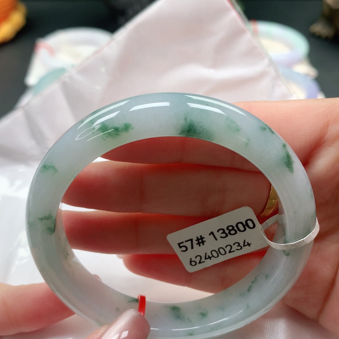 翡翠手镯未镶嵌默**湘57 57 57