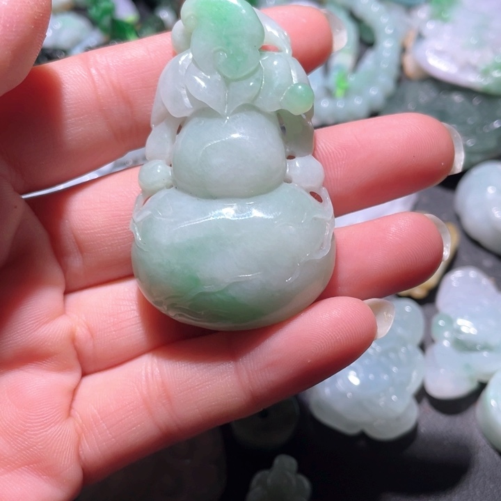 【闪购商品】翡翠颈饰未镶嵌天然翡翠