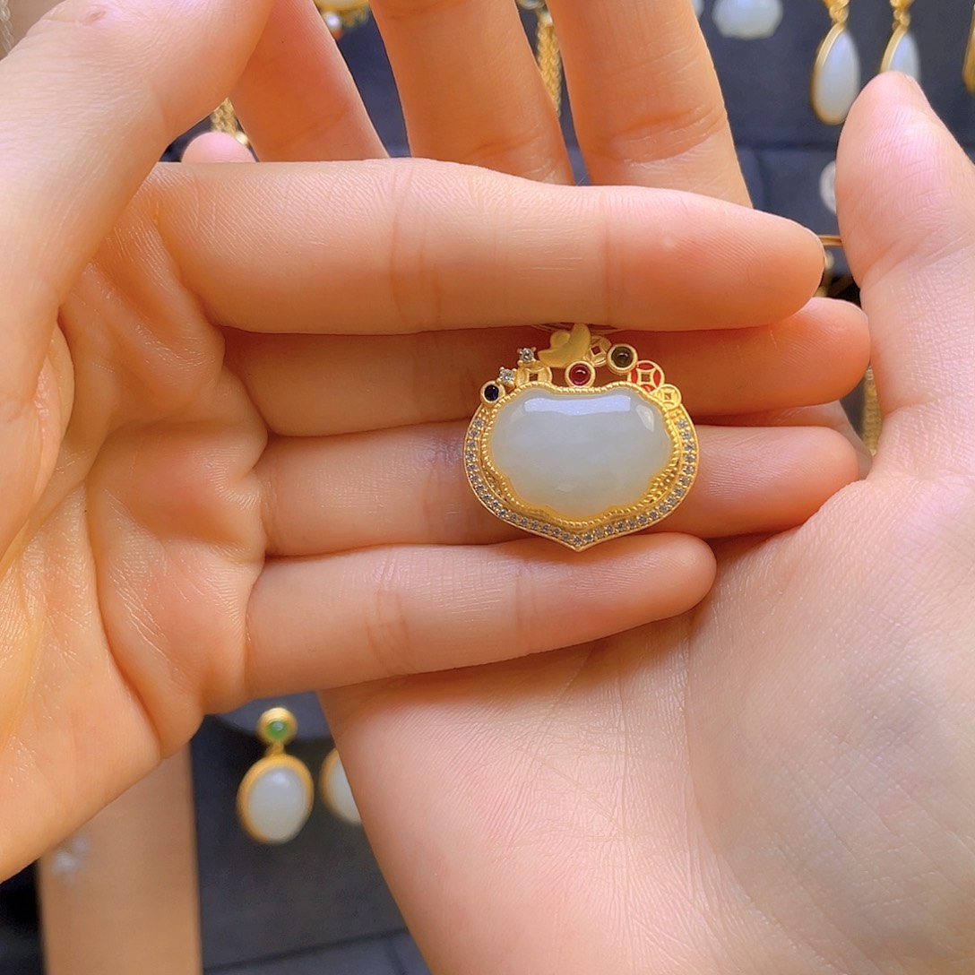 和田玉颈饰银S925镀金镶嵌