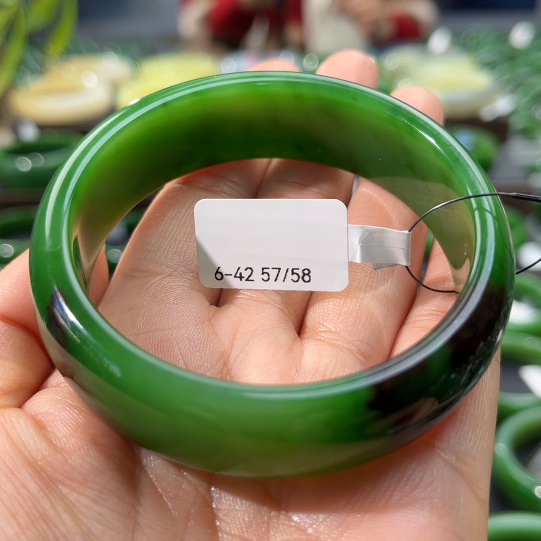 和田玉（碧玉）手镯未镶嵌