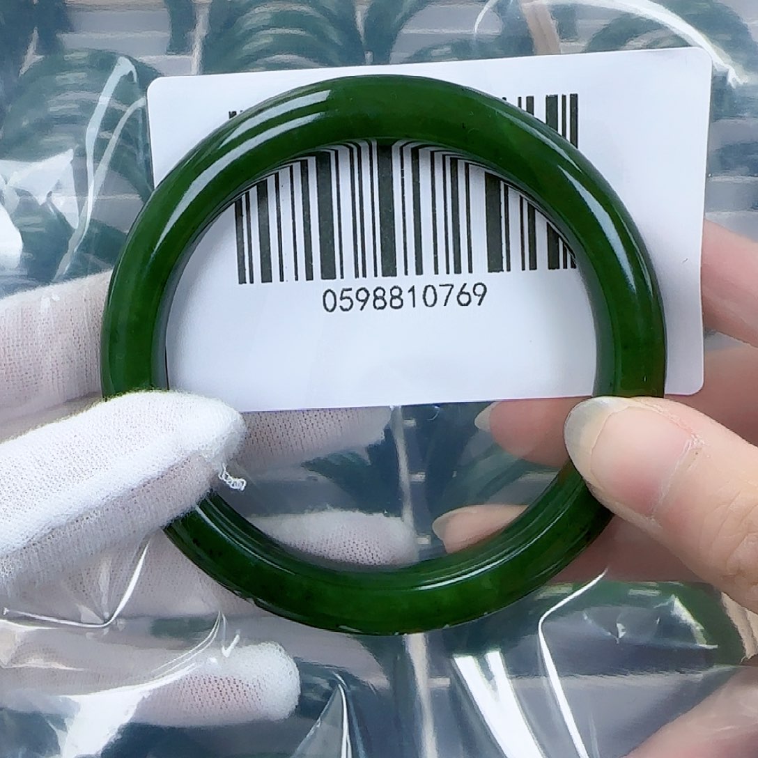 和田玉（碧玉）手镯未镶嵌63包容