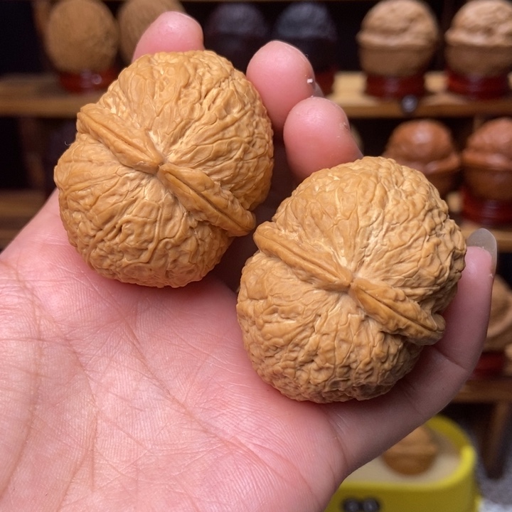 文玩核桃吊坠卧龙元宝34