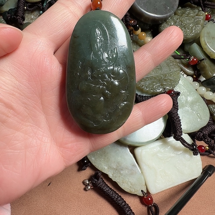 和田玉颈饰未镶嵌