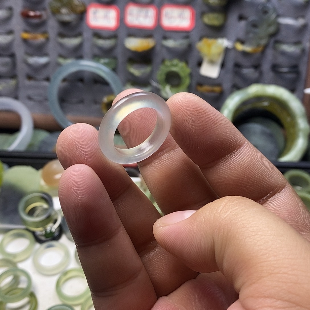 未镶嵌蛇纹石玉戒指