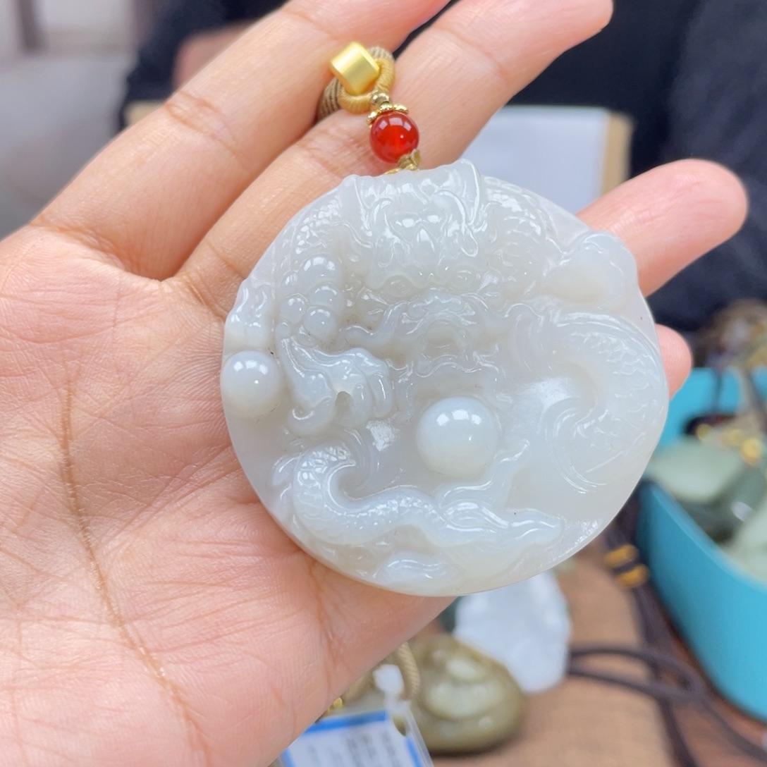 和田玉颈饰未镶嵌