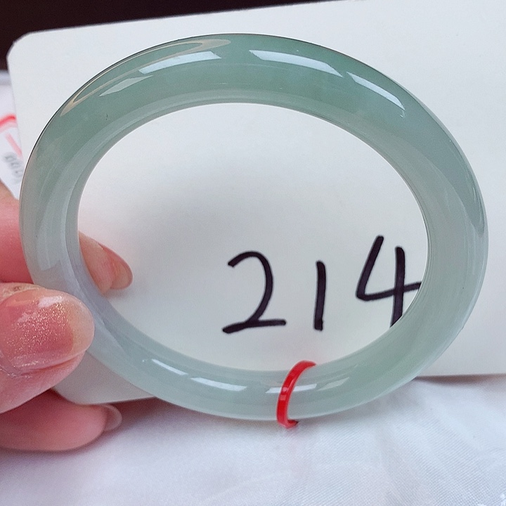 翡翠手镯未镶嵌翡翠