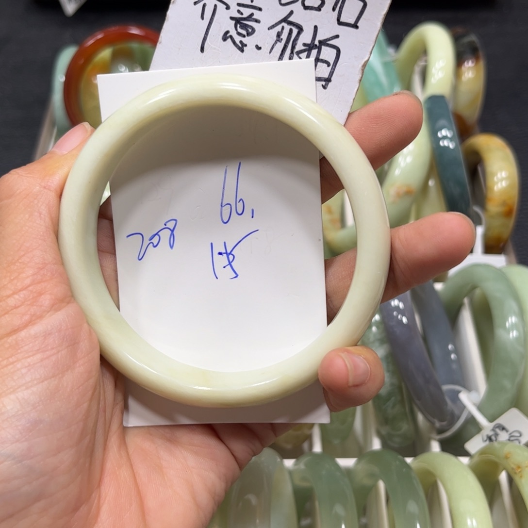 未镶嵌蛇纹石玉手镯