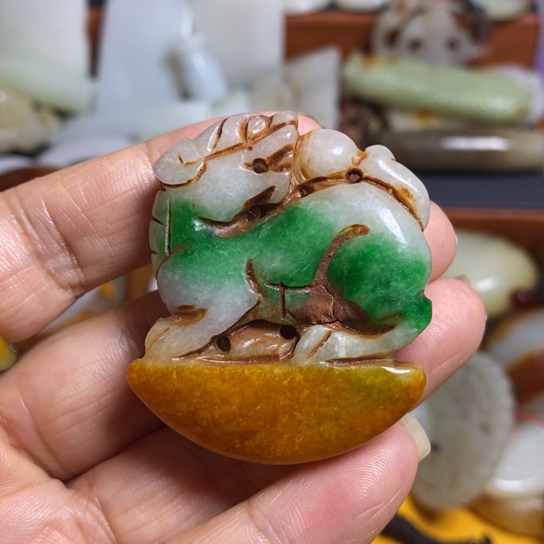颈饰未镶嵌和田玉（糖玉）