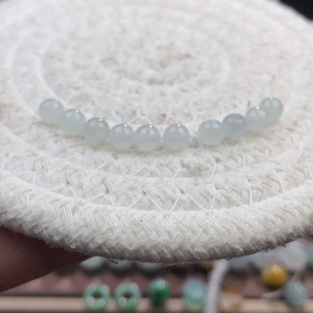 翡翠散珠晶*散珠10颗卡5.3mm