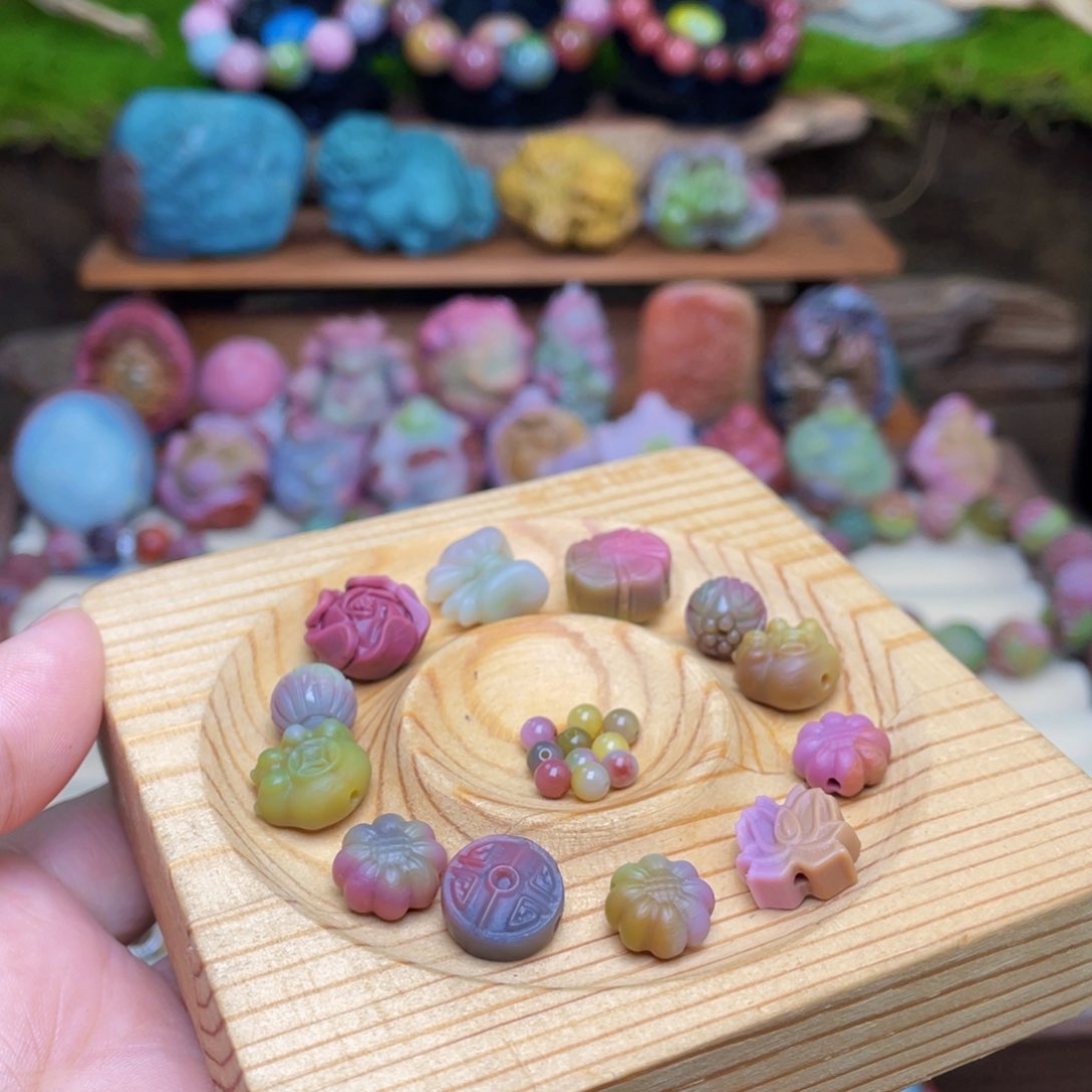 玛瑙/玉髓未镶嵌珠宝半成品盐源玛瑙花花设计款