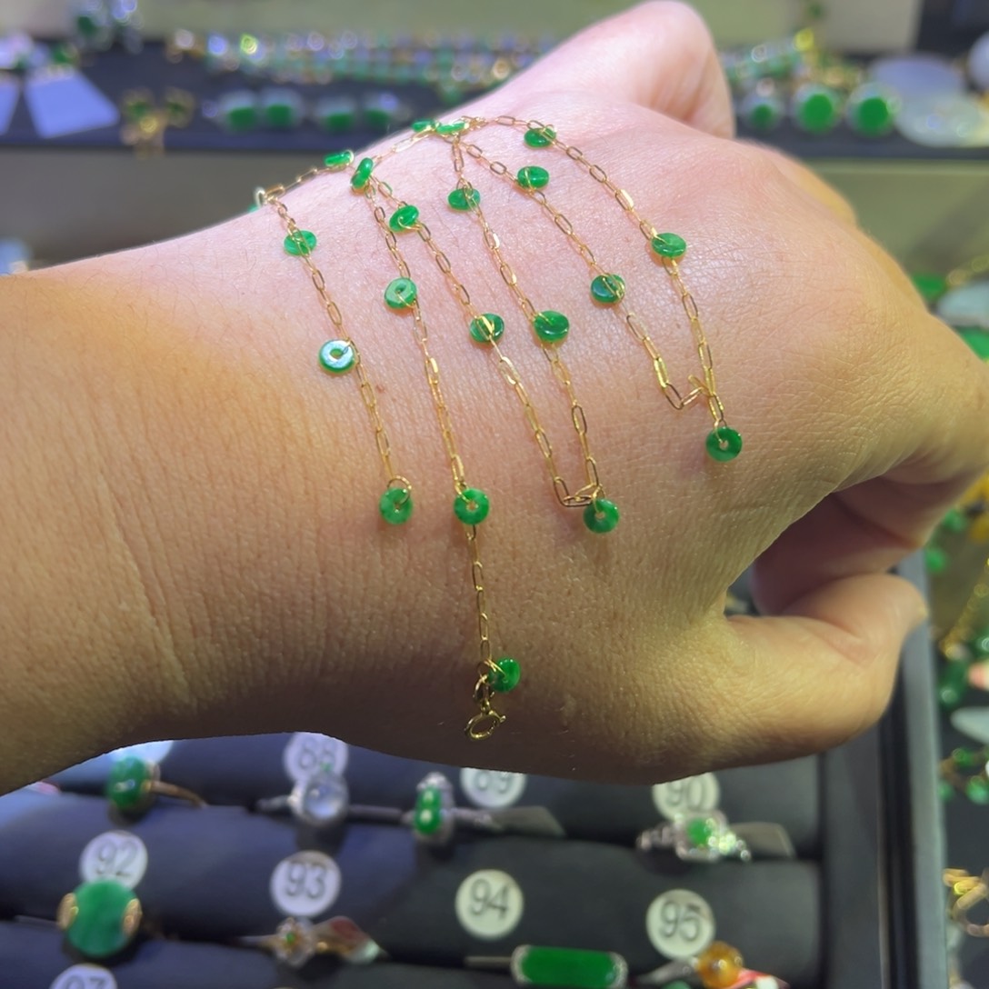 颈饰18K金镶嵌翡翠满天星45c m