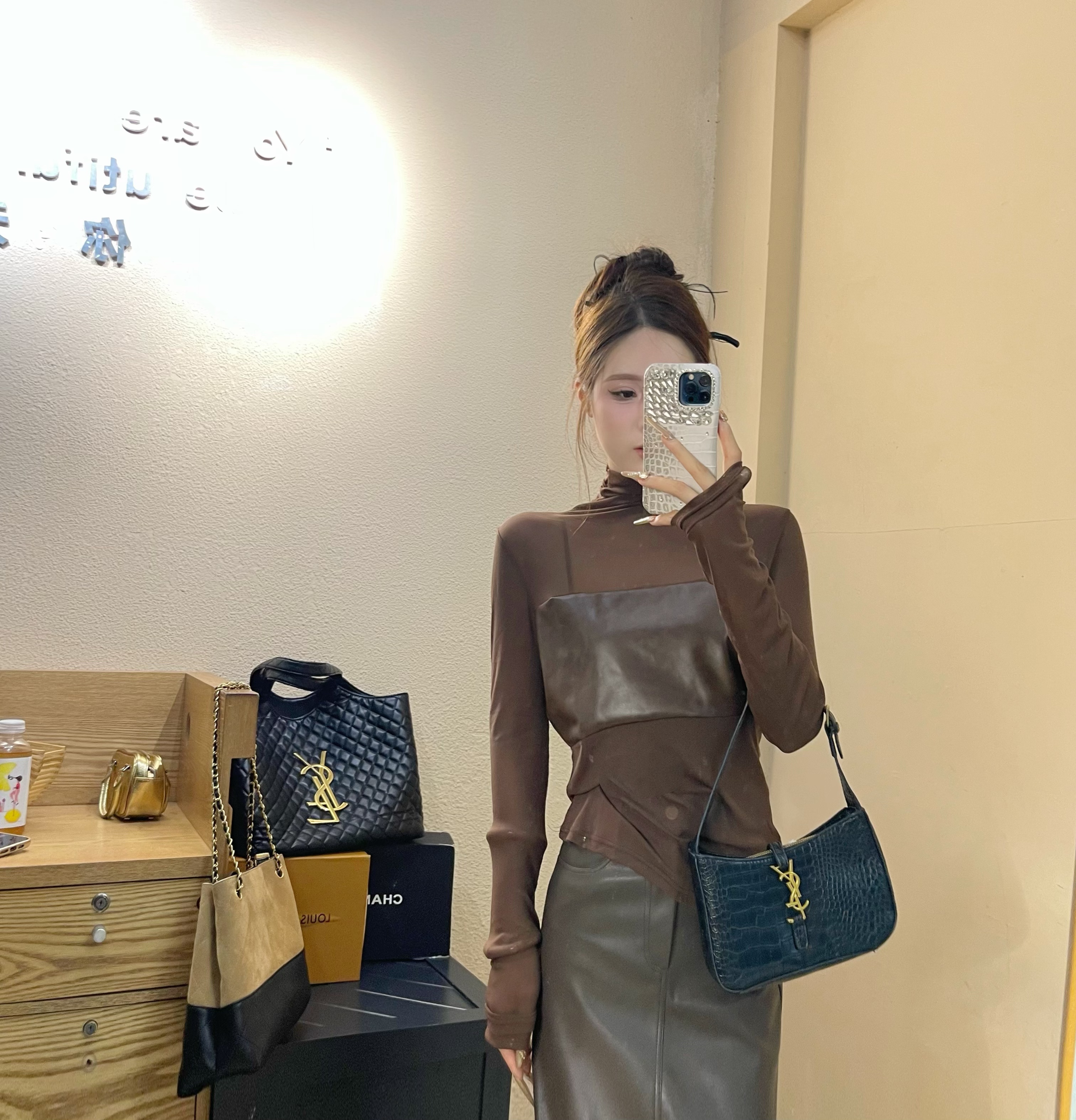 {定制}秋季新款高级感洋气网纱拼接打底T恤时尚休闲网红百搭修身