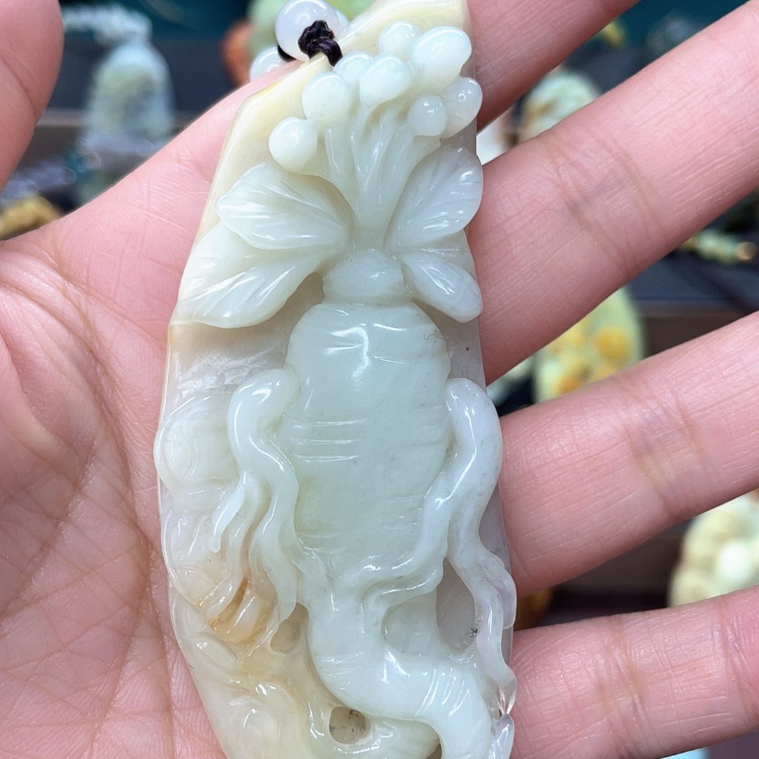 蛇纹石玉颈饰未镶嵌