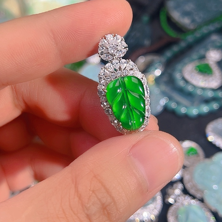 翡翠颈饰未镶嵌5，