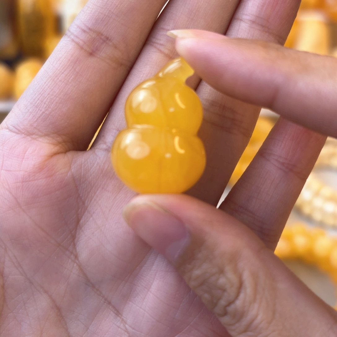 琥珀颈饰未镶嵌蜜蜡