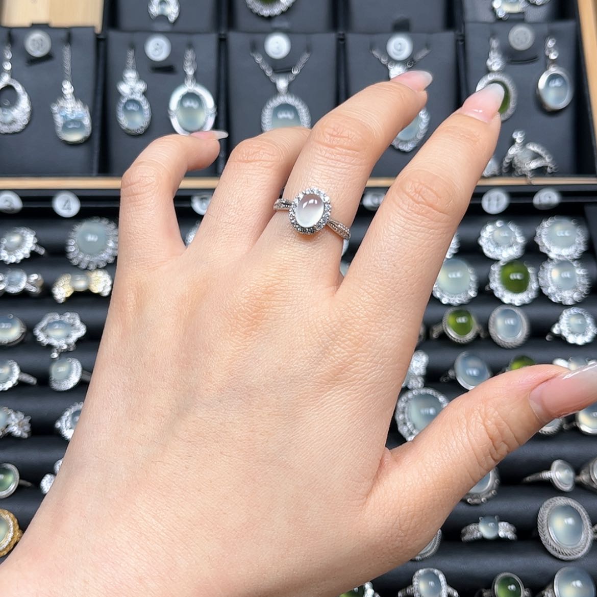 【闪购商品】岫玉戒指银S925镶嵌请****溜