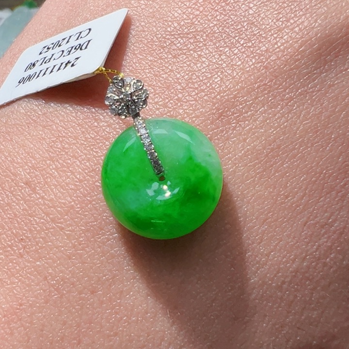 翡翠挂件18K金镶嵌翡翠