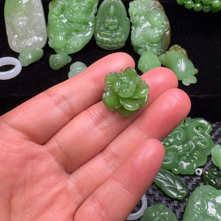 和田玉未镶嵌耳饰