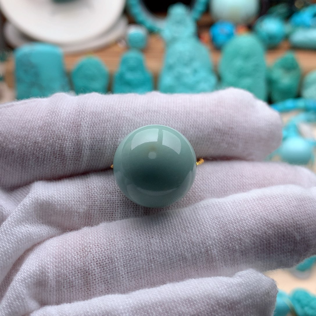 绿松石颈饰未镶嵌