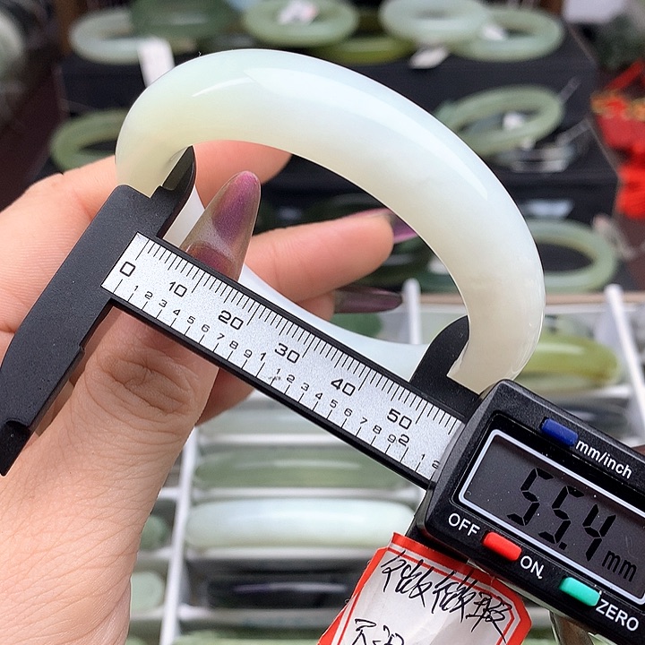 蛇纹石玉手镯未镶嵌648