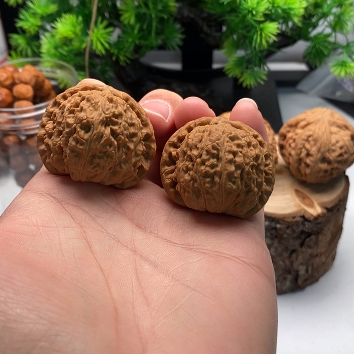 ᝰ***ᝰ文玩核桃吊坠37全品闷白