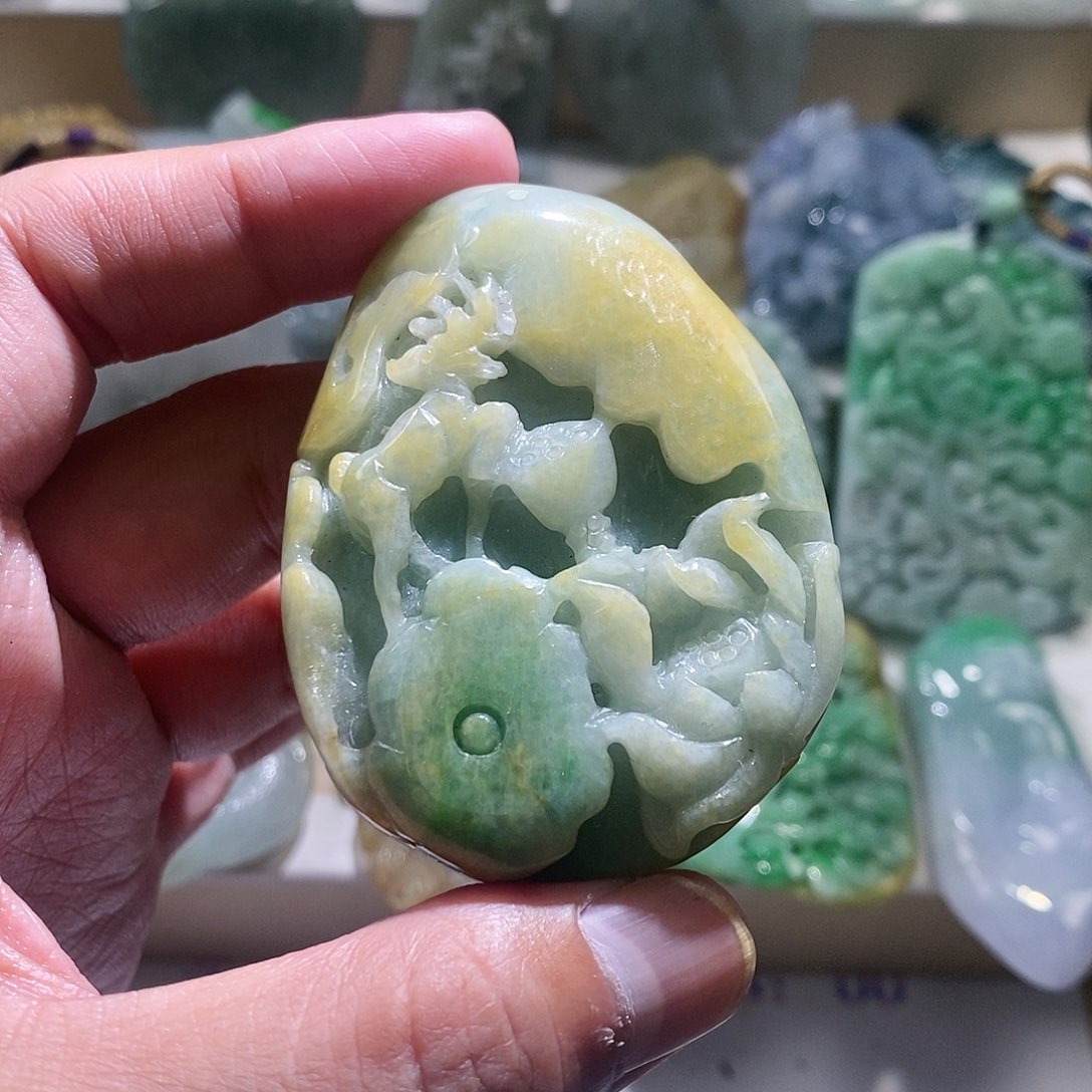 【闪购商品】翡翠颈饰未镶嵌鹿牌