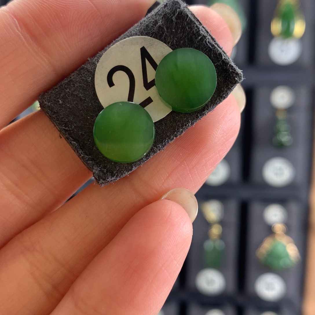 和田玉18K金镶嵌耳饰