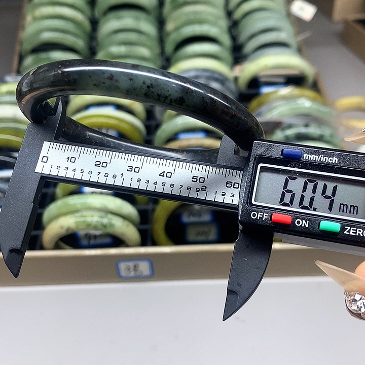 未镶嵌蛇纹石玉手镯119