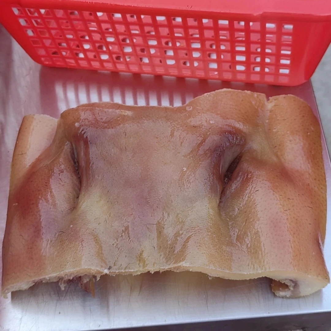 大别山生态黑毛猪薄脸皮