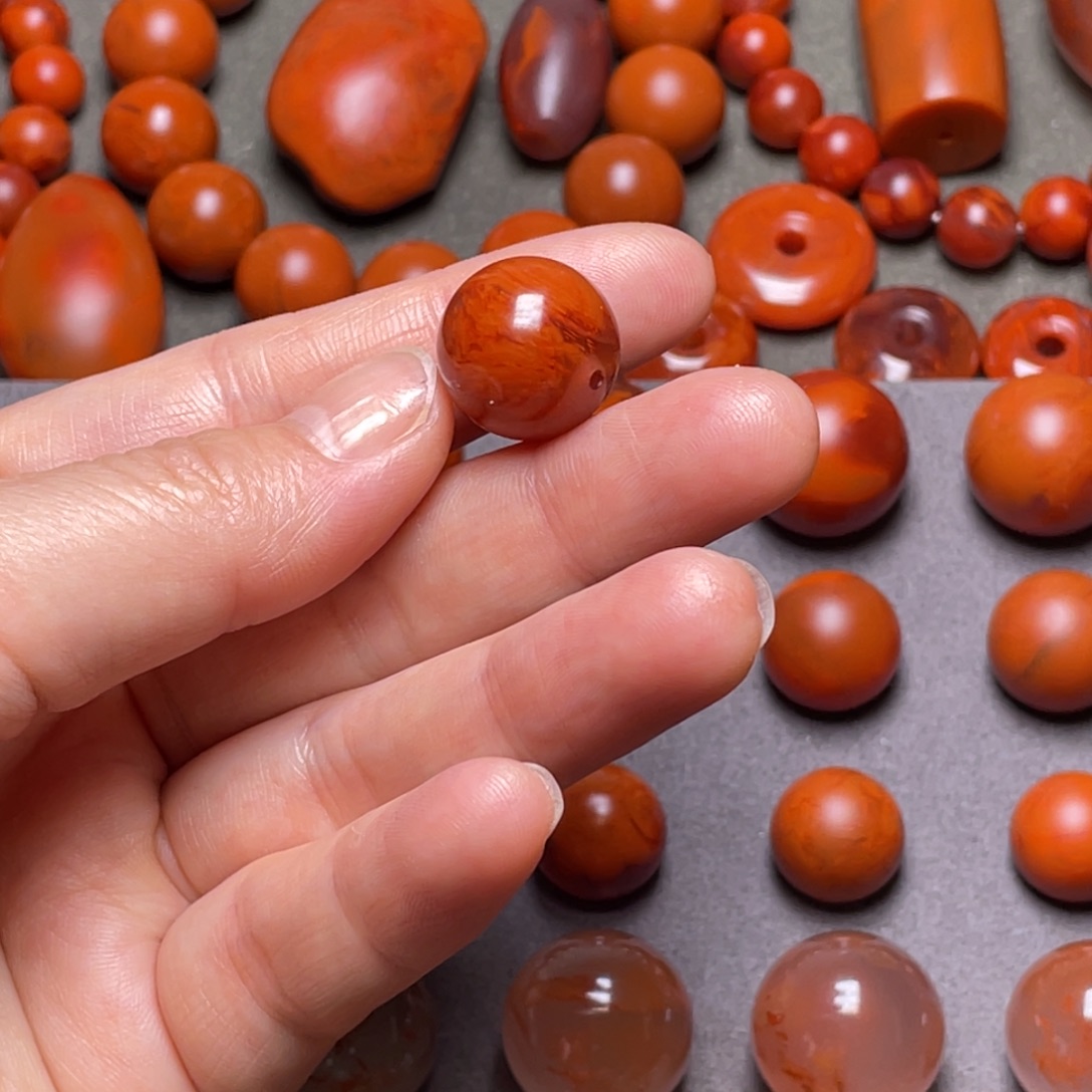 Y***x南红玛瑙未镶嵌南红原矿南红珠子15.8毫米