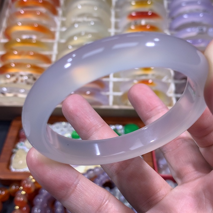 玛瑙/玉髓手镯未镶嵌