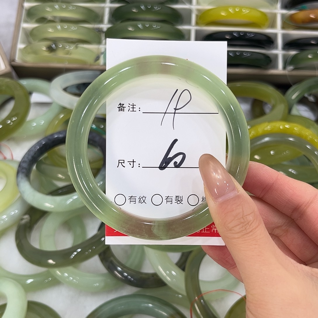 ****开蛇纹石玉未镶嵌手镯