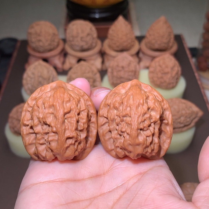 核桃文玩核桃把件野狼