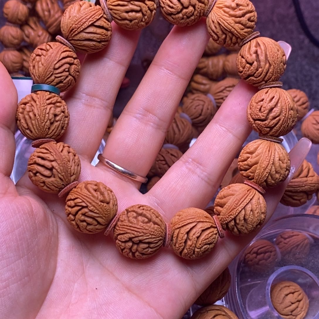 龙**哥秦岭龙纹桃核单圈