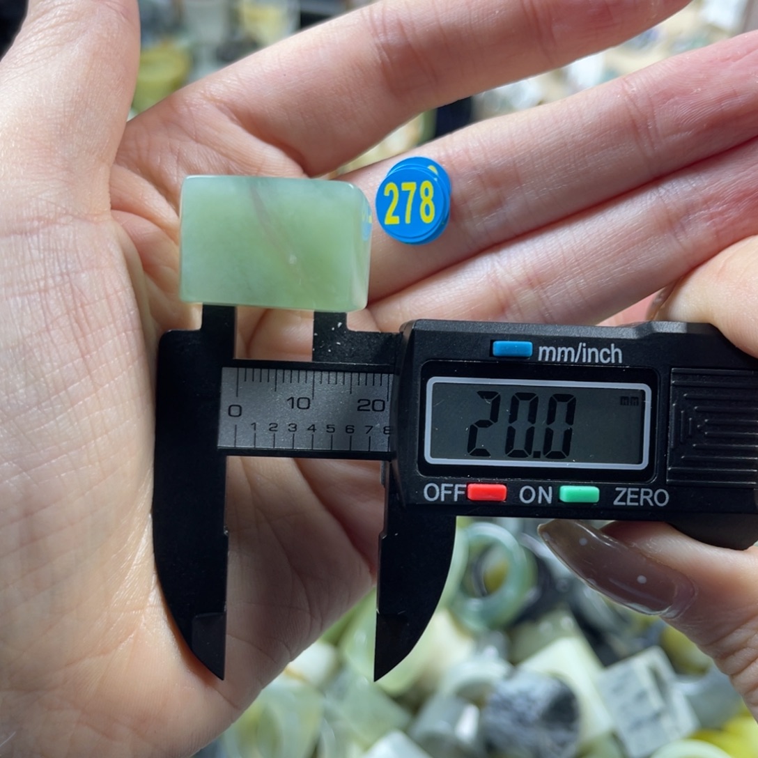 蛇纹石玉未镶嵌戒指