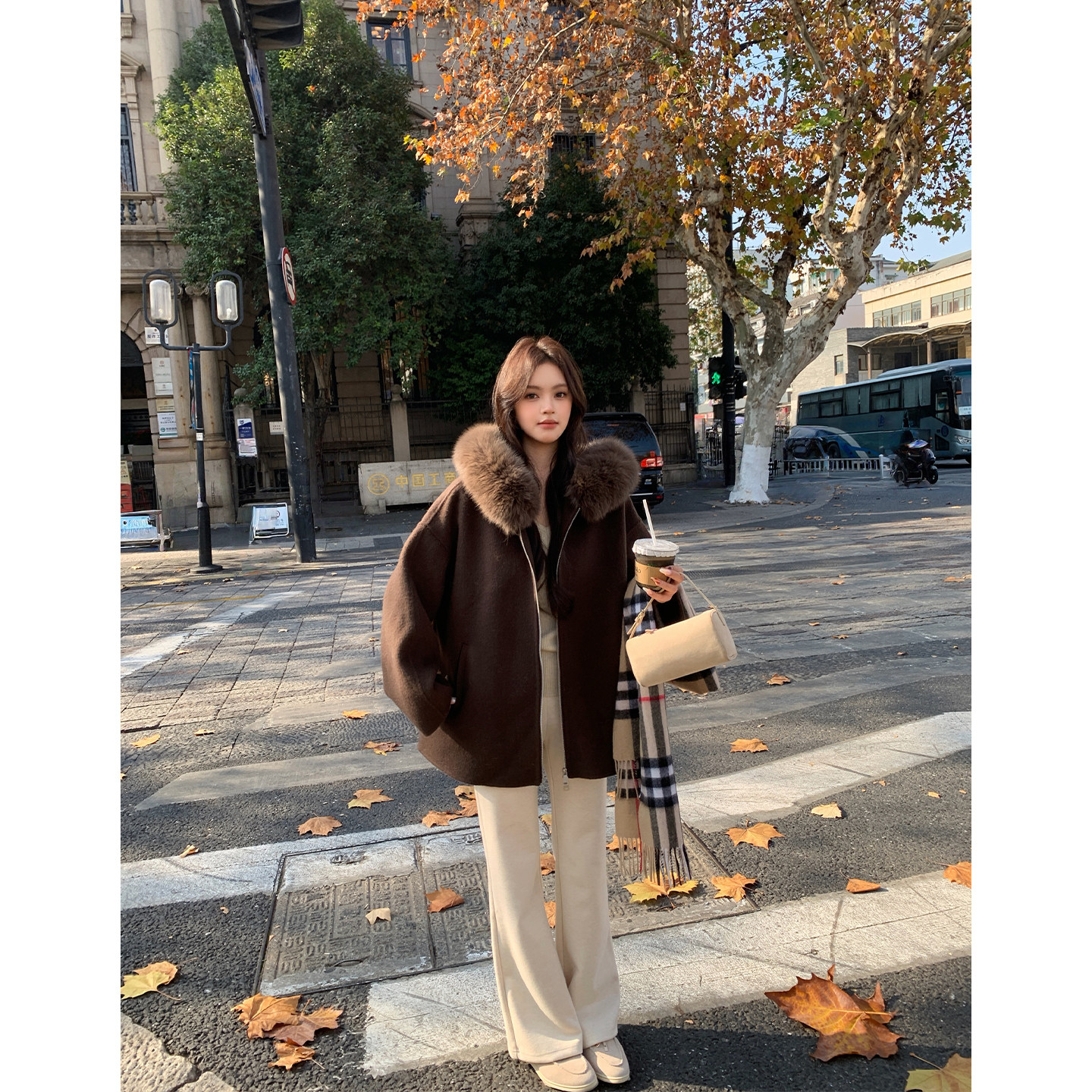 黛西暖冬秘诀 狐狸毛领连帽双面羊毛大衣斗篷毛呢外套女25冬宽松