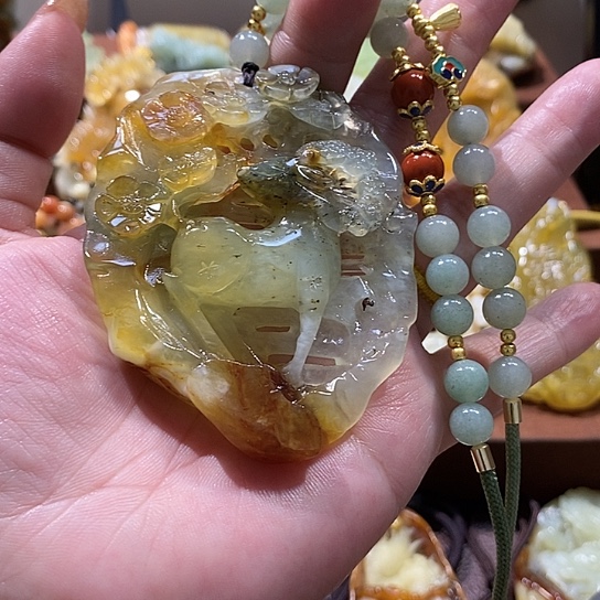 蛇纹石玉未镶嵌颈饰