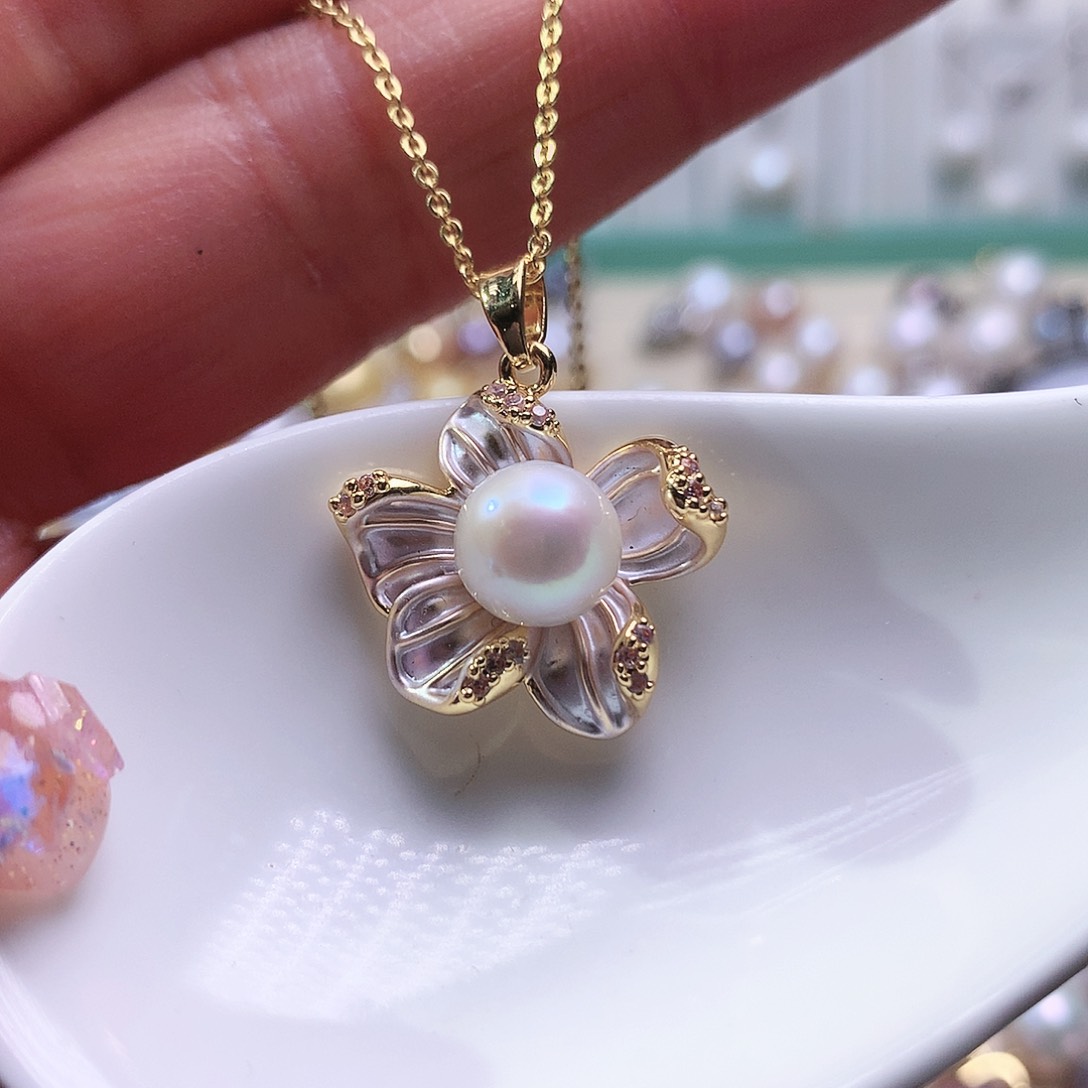 淡水珍珠吊坠(赠链)合金