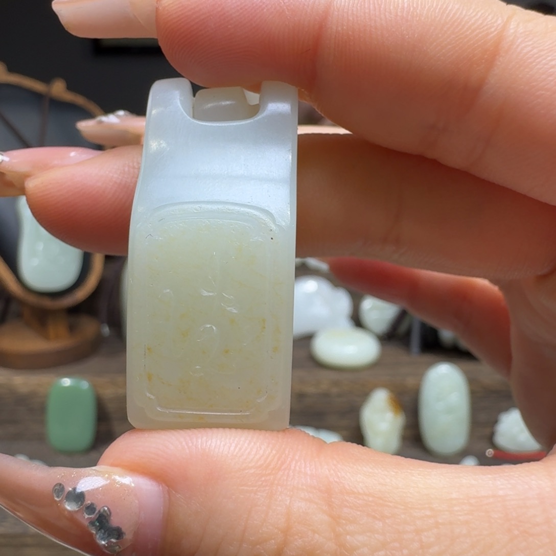 和田玉挂件未镶嵌威