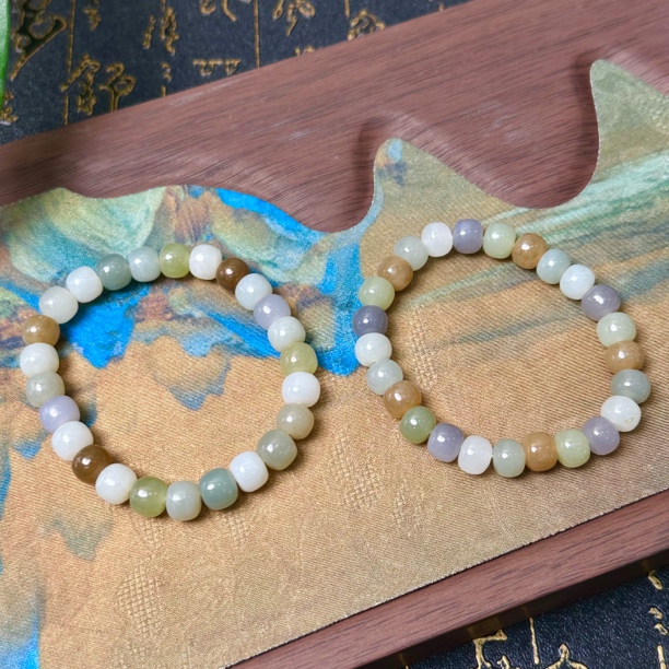 ZJ19和田玉多宝手串6*8mm+多样性发其一